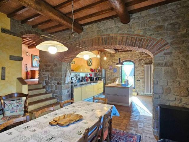 Villa Indipendente in vendita a Unione di Comuni Valdarno e Valdisieve, Reggello