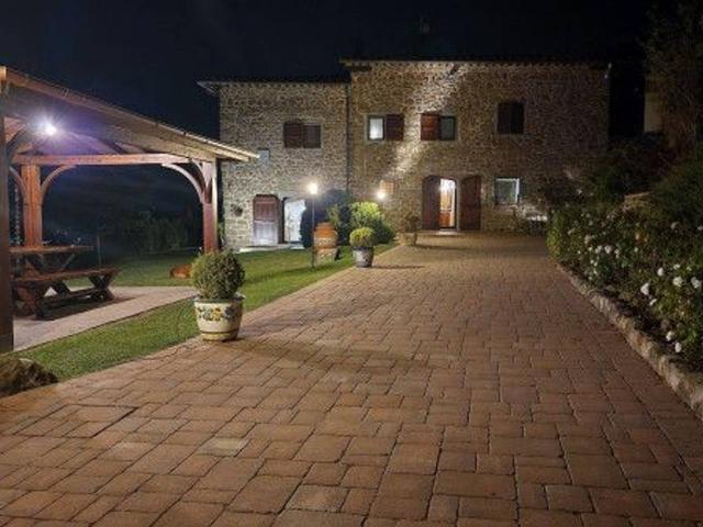 Villa Indipendente in vendita a Unione di Comuni Valdarno e Valdisieve, Reggello