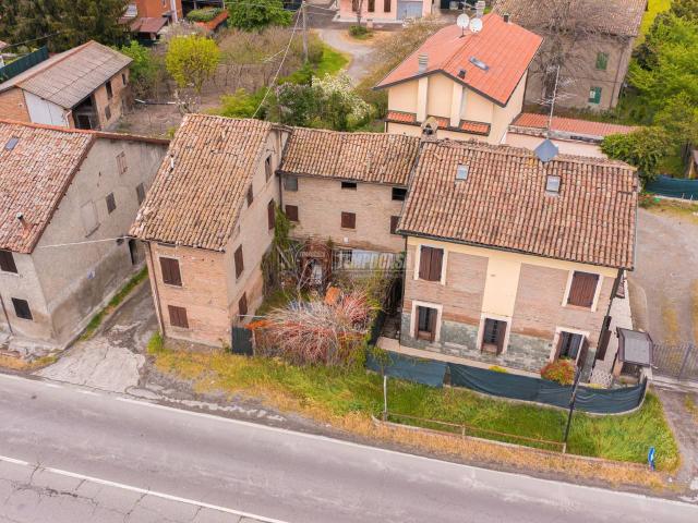 Villa Indipendente in vendita a Bagno, Re