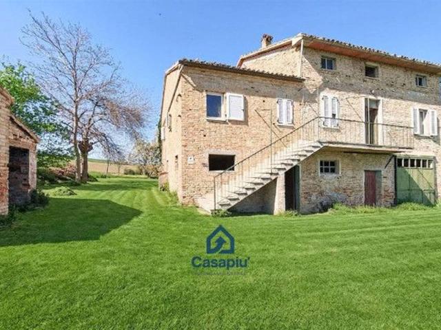 Villa Indipendente in vendita a Contrada Valchiusa, Marche