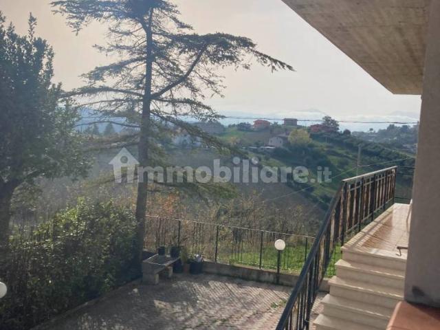 Villa Indipendente in affitto a Unione dei Comuni della Val Vibrata, Sant'omero