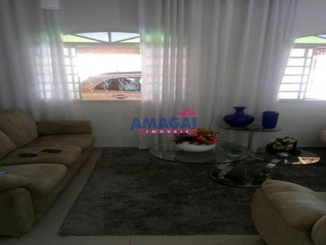 Casa venda em Região Imediata de São José dos Campos, Região Metropolitana do Vale do Paraíba e Litoral Norte
