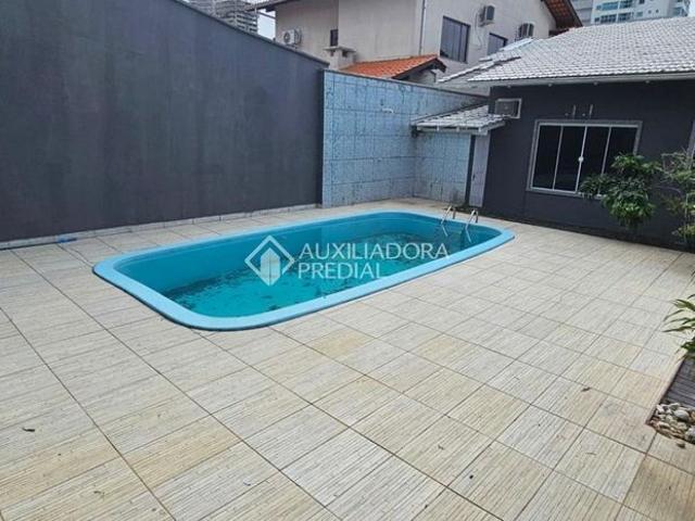 Casa aluguel em Região Geográfica Imediata de Itajaí, Balneario Camboriú