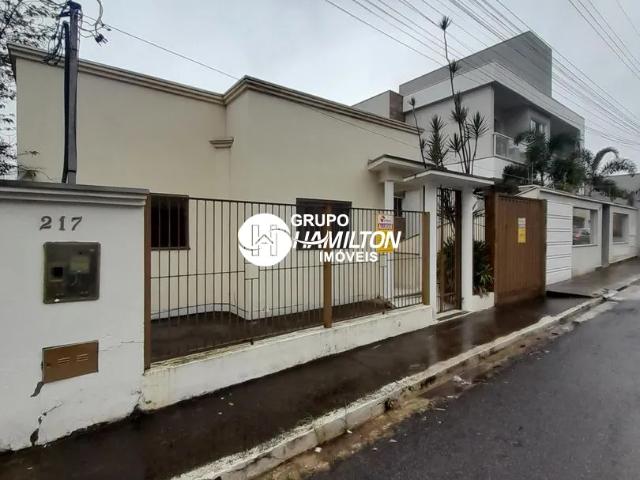 Casa aluguel em Machado, Região Geográfica Intermediária de Varginha