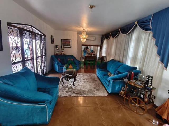 Casa venda em Região Geográfica Imediata de Londrina, Londrina