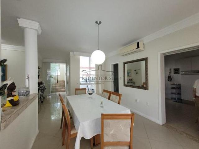 Casa venda em Porto Alegre, Hípica