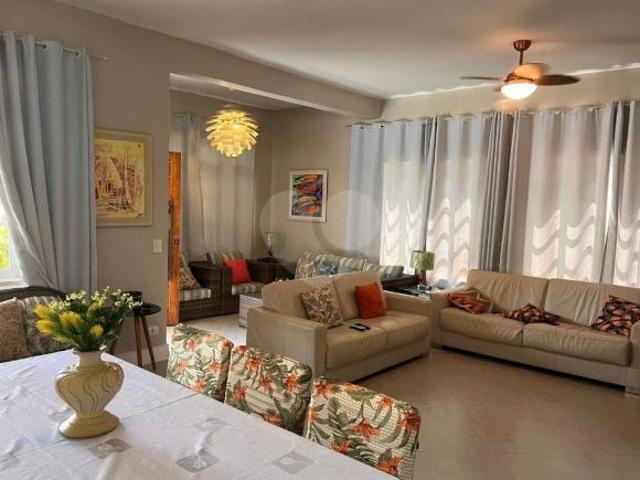 Casa venda em Caiubura, Bertioga