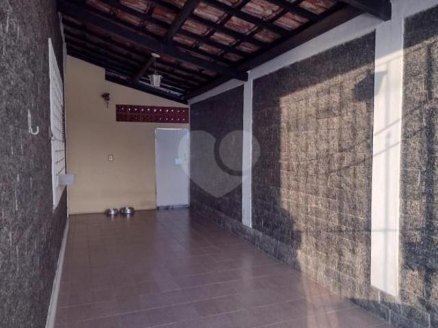 Casa venda em Região Imediata de Taubaté-Pindamonhangaba, Região Metropolitana do Vale do Paraíba e Litoral Norte