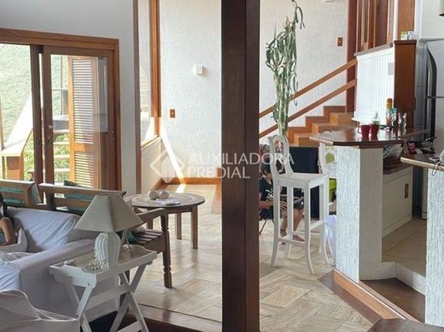 Casa aluguel em Região Geográfica Imediata de Florianópolis, Garopaba