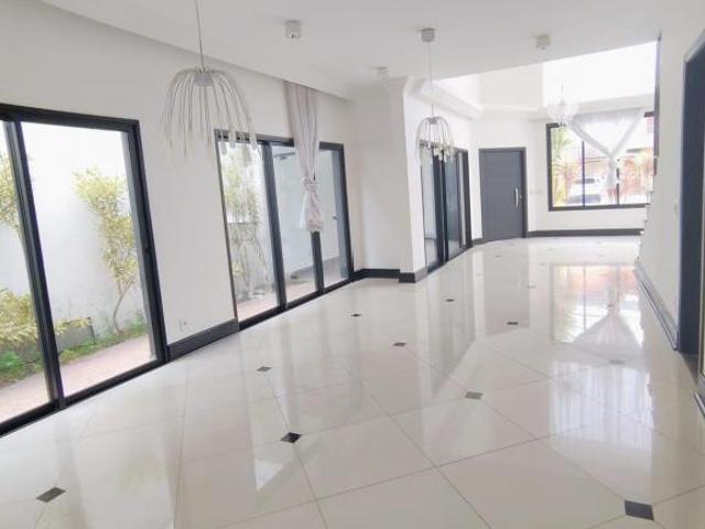 Casa venda em Região Imediata de São José dos Campos, Região Metropolitana do Vale do Paraíba e Litoral Norte
