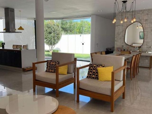 Casa venda em Região Imediata de São José dos Campos, Região Metropolitana do Vale do Paraíba e Litoral Norte