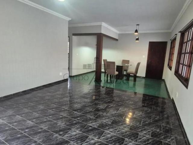Casa venda em Região Imediata de São José dos Campos, Região Metropolitana do Vale do Paraíba e Litoral Norte