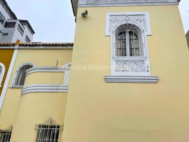 Casa Como Terreno en Av Arequipa, San Isidro A. T. 303 m²