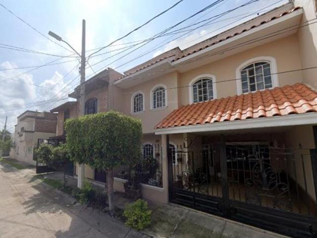 Casa con 161 m² superficie de terreno y 4 recámaras en venta en Valle Verde