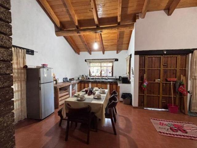 Casa con 200 m² superficie de terreno, 5 recámaras en venta en Tapalpa