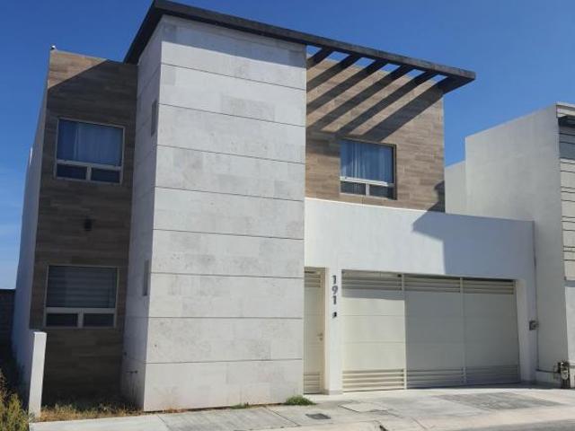 Casa con 2 años de uso  materiales de máxima calidad!