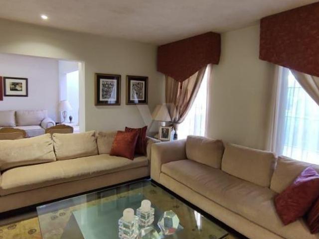 Casa con 4 habitaciones con baño en Las Huertas