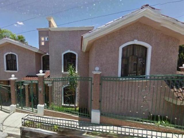 Casa con 4 recámaras de 470 m² en venta en Centro