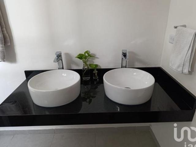 CASA CON 4 RECAMARAS EN VENTA EN RESIDENCIAL RIO CANCUN QUINTANA ROO