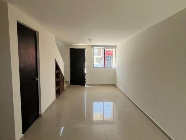 Casa con 71 m² superficie de terreno y 3 recámaras en venta atras de volkswagen