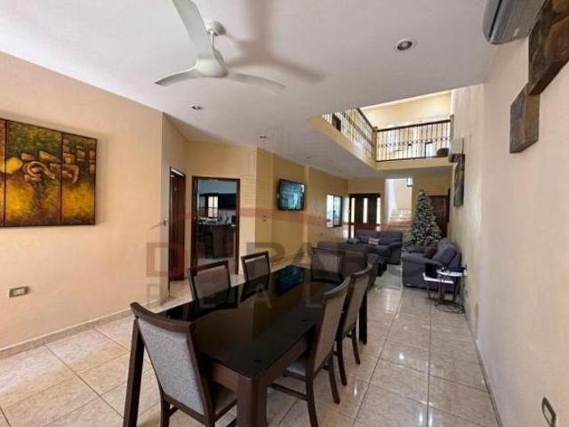 Casa con Alberca en Venta, San Agustín del Palmar, Carmen Ca