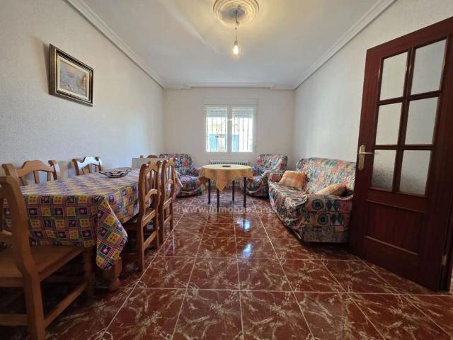 Casa en alquiler en Baeza, Jaén