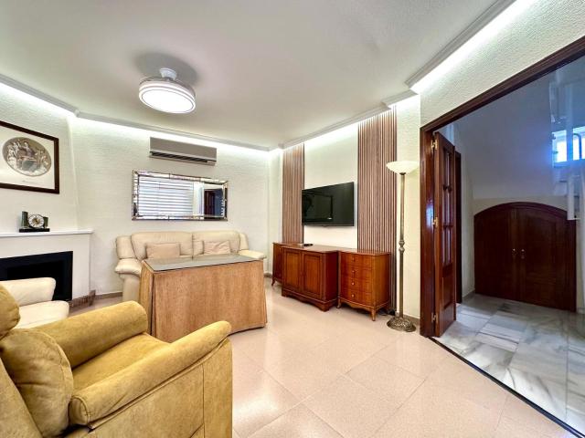 Casa en venta en La Gloria, Huércal De Almería
