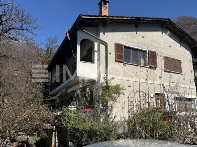 Maisonette kaufen in Cugnasco-Gerra, Tessin