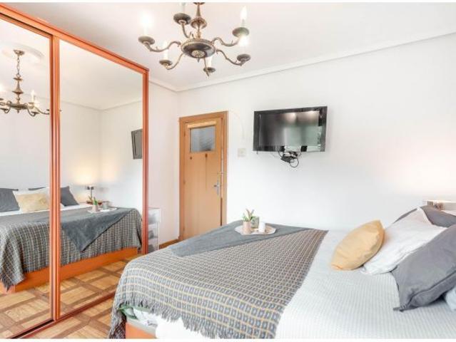 Casa en venta en Caces, Oviedo