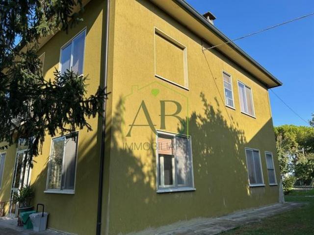 Villa Indipendente in vendita a Russi, Reggio Emilia