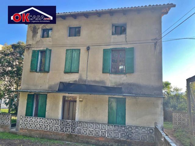 Villa Indipendente in vendita a Lucinico / Ločnik / Luzinìs, Gorizia