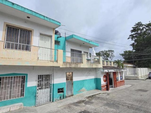 Casa con Local Comercial en Santa Ana