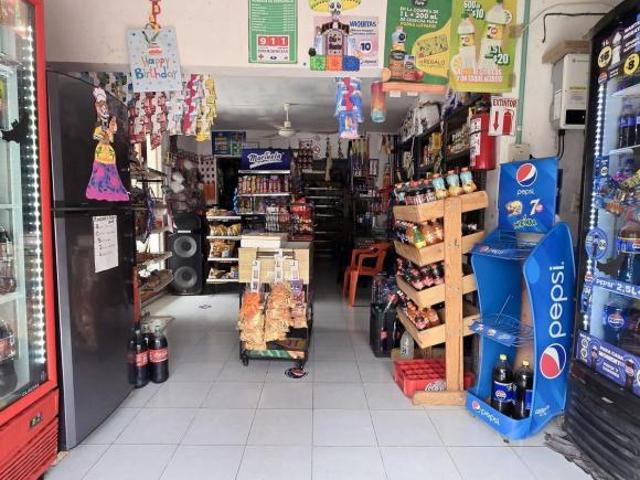 Casa con Local Comercial en Santa Ana