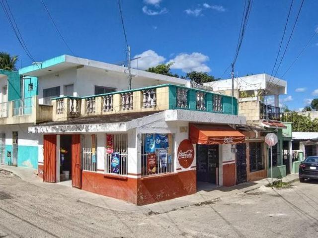 Casa con Local Comercial en Santa Ana
