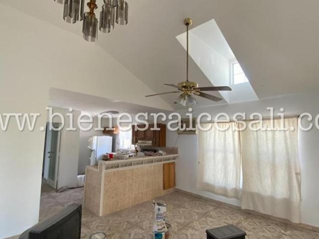 Casa con Local Comercial en venta