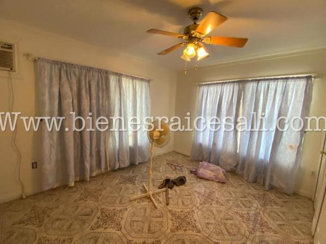 Casa con Local Comercial en venta