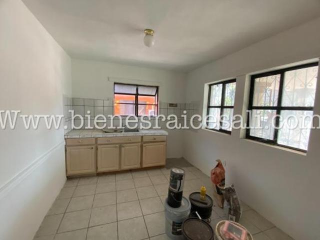 Casa con Local Comercial en venta