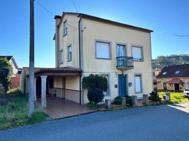 Casa en venta en Boiro