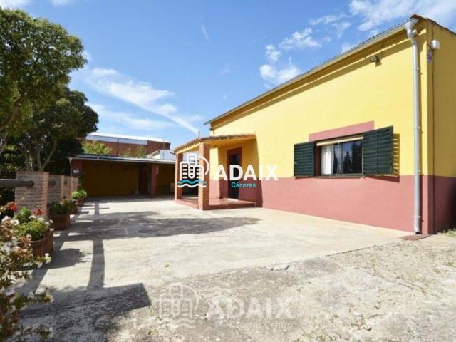 Chalet en venta en Polígono Ganadero, Cáceres