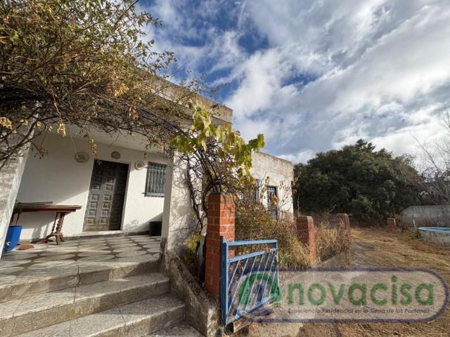 Casa en venta en Cenicientos, Madrid