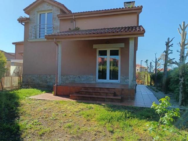 Casa en venta en Miño, A Coruña