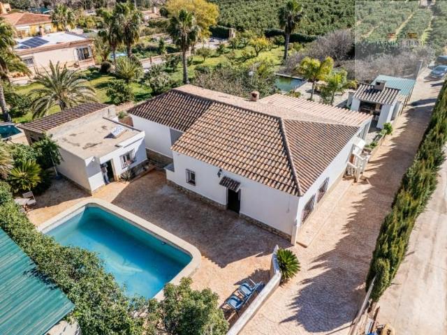 Casa en venta en La Serranía, Valencia
