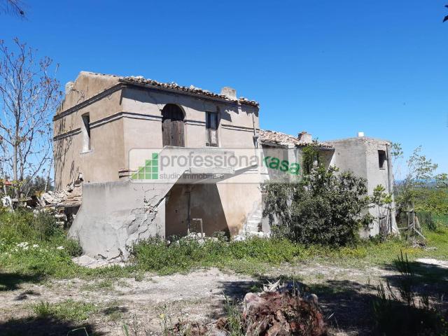 Villa Indipendente in vendita a Montenero di Bisaccia, Molise