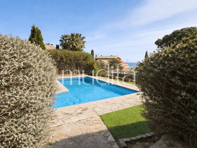 Chalet en venta en Urbanització de Can Barrau, Maresme