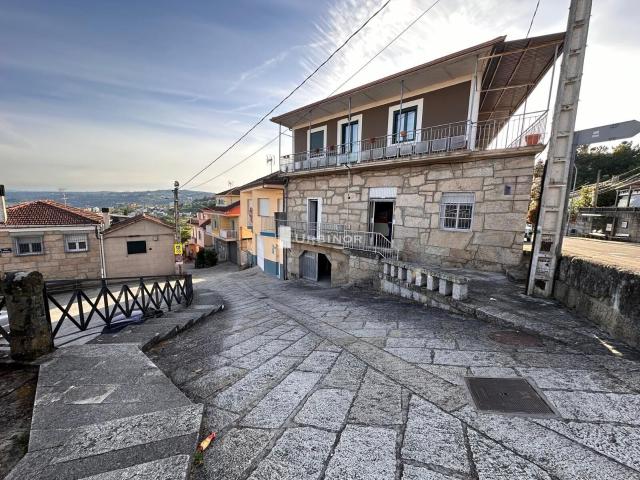 Casa en venta en O Vinteún, Ourense