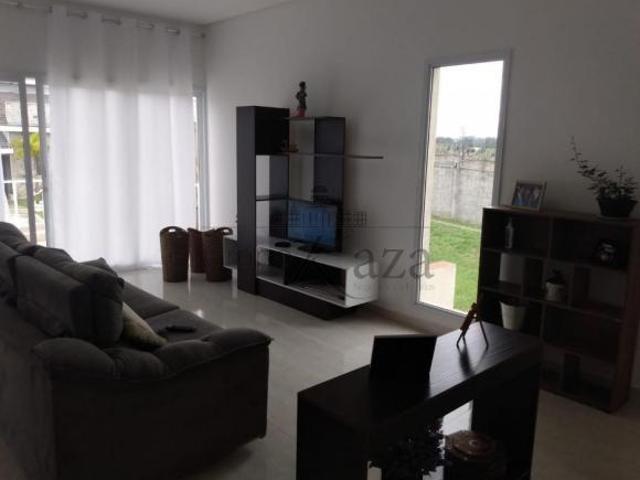 Casa venda em Região Imediata de São José dos Campos, Região Metropolitana do Vale do Paraíba e Litoral Norte