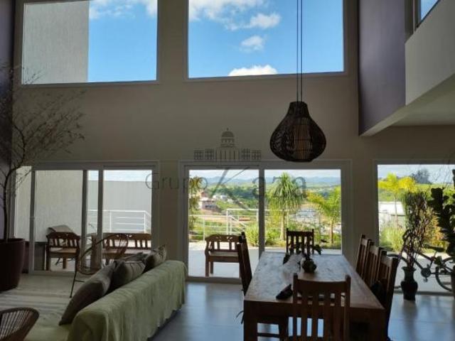 Casa venda em Região Imediata de São José dos Campos, Região Metropolitana do Vale do Paraíba e Litoral Norte