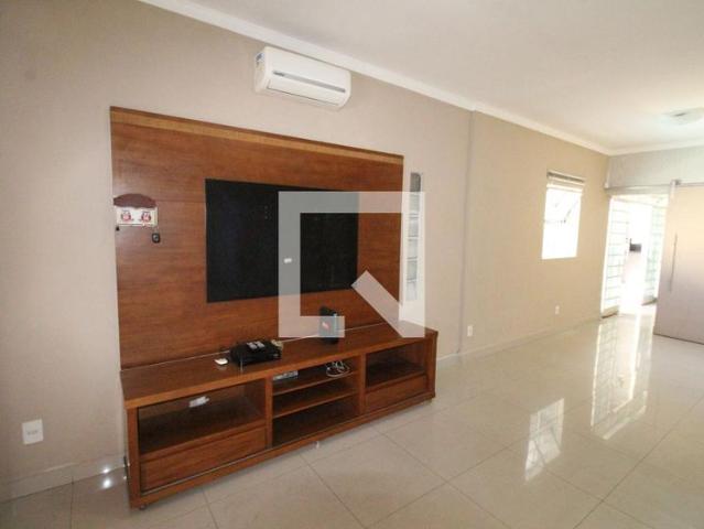Casa aluguel em Região Imediata de São José dos Campos, Região Metropolitana do Vale do Paraíba e Litoral Norte