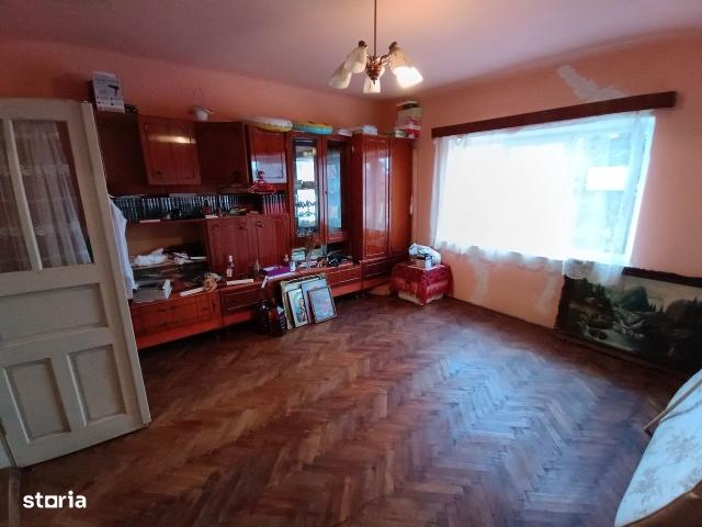 Casă vânzări