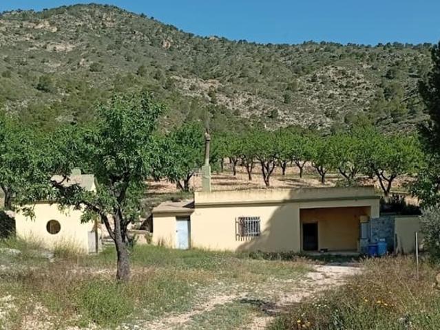Casa en venta en Cecilia Bartolomé (Mujeres Libres), l'Alt Vinalopó / El Alto Vinalopó